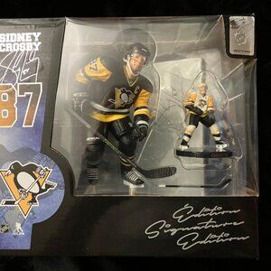 Sidney Crosby Pittsburgh Penguins NHL Imports Dragon LE 2 Pack Set